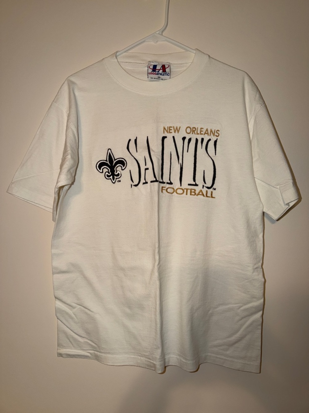 Vintage. Logo Athletic White New Orleans Saints Graphic Tee. NWOT. Size Medium